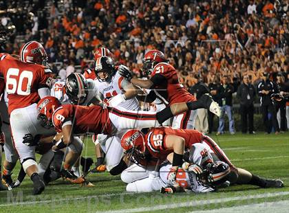 Thumbnail 3 in Opelika vs. Hoover (AHSAA 6A Final) photogallery.