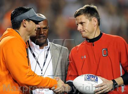 Thumbnail 1 in Opelika vs. Hoover (AHSAA 6A Final) photogallery.