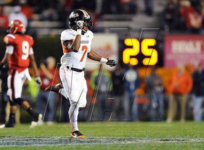 Thumbnail 3 in Opelika vs. Hoover (AHSAA 6A Final) photogallery.