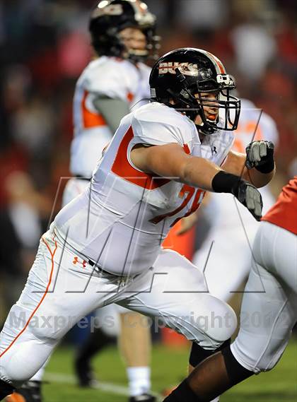 Thumbnail 2 in Opelika vs. Hoover (AHSAA 6A Final) photogallery.