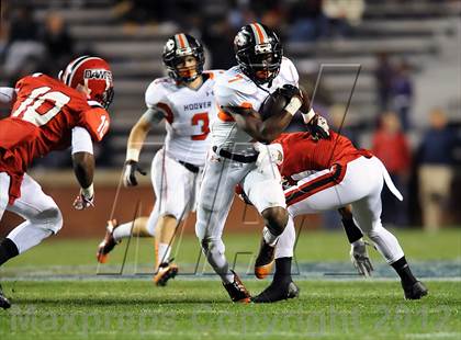Thumbnail 2 in Opelika vs. Hoover (AHSAA 6A Final) photogallery.