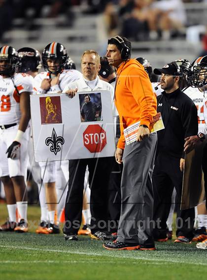 Thumbnail 3 in Opelika vs. Hoover (AHSAA 6A Final) photogallery.