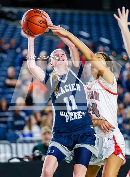 Thumbnail 2 in Union vs. Glacier Peak (WIAA 4A Round of 12) photogallery.