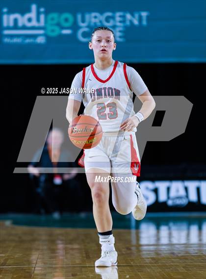 Thumbnail 2 in Union vs. Glacier Peak (WIAA 4A Round of 12) photogallery.