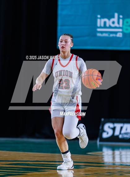 Thumbnail 2 in Union vs. Glacier Peak (WIAA 4A Round of 12) photogallery.