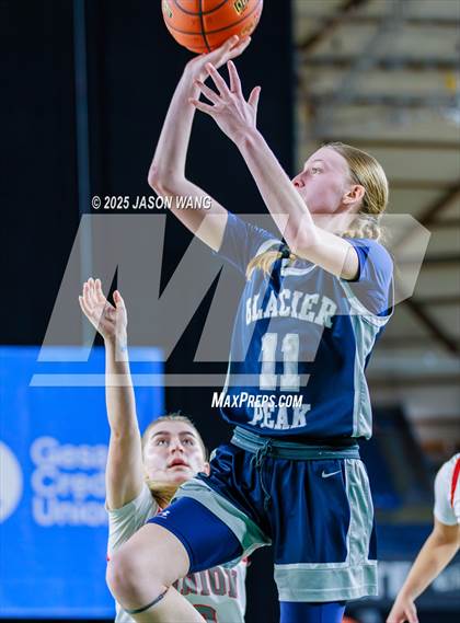 Thumbnail 3 in Union vs. Glacier Peak (WIAA 4A Round of 12) photogallery.