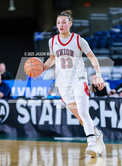 Thumbnail 2 in Union vs. Glacier Peak (WIAA 4A Round of 12) photogallery.
