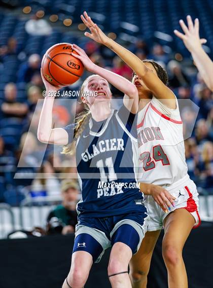 Thumbnail 1 in Union vs. Glacier Peak (WIAA 4A Round of 12) photogallery.