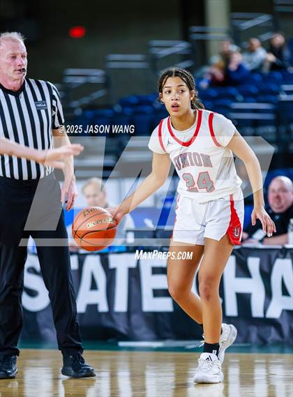 Thumbnail 3 in Union vs. Glacier Peak (WIAA 4A Round of 12) photogallery.