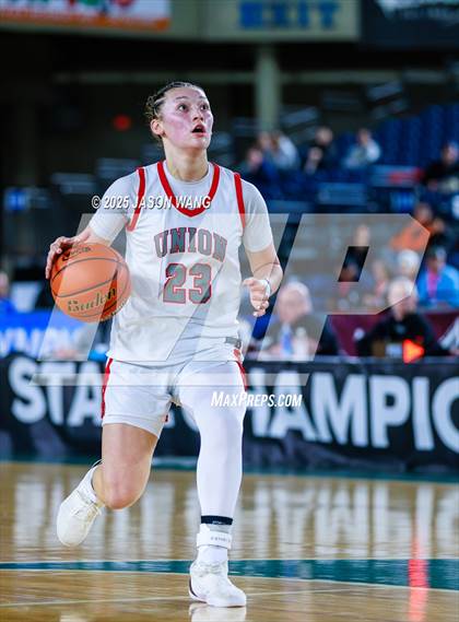 Thumbnail 3 in Union vs. Glacier Peak (WIAA 4A Round of 12) photogallery.