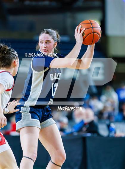 Thumbnail 2 in Union vs. Glacier Peak (WIAA 4A Round of 12) photogallery.