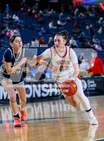 Thumbnail 1 in Union vs. Glacier Peak (WIAA 4A Round of 12) photogallery.