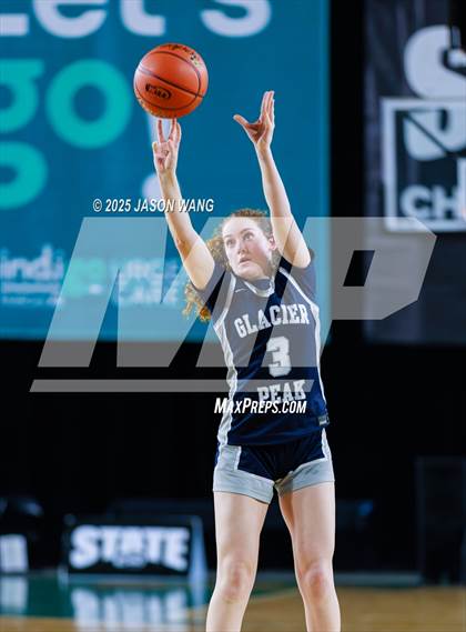 Thumbnail 2 in Union vs. Glacier Peak (WIAA 4A Round of 12) photogallery.
