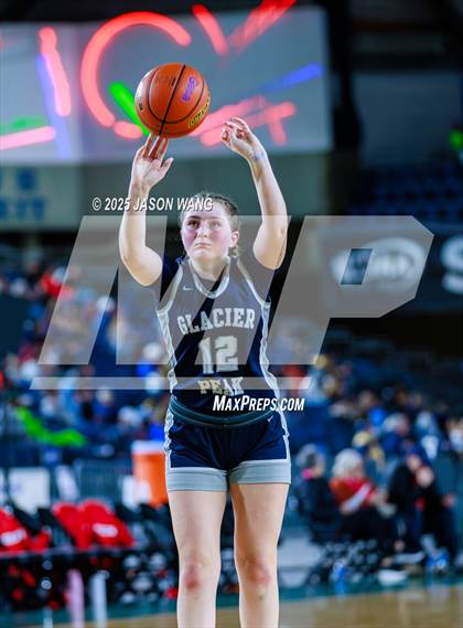 Thumbnail 2 in Union vs. Glacier Peak (WIAA 4A Round of 12) photogallery.