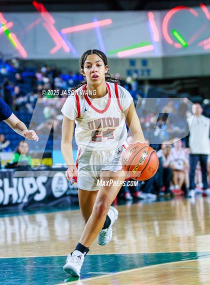 Thumbnail 1 in Union vs. Glacier Peak (WIAA 4A Round of 12) photogallery.