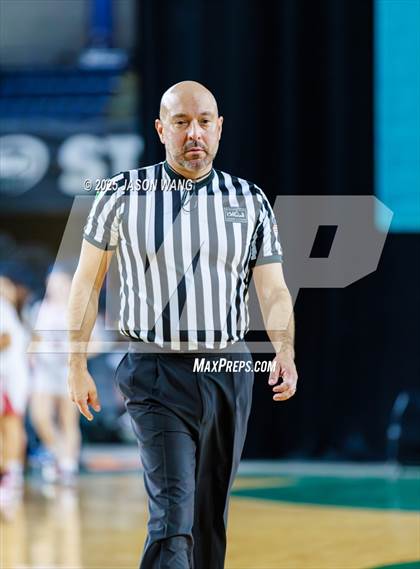 Thumbnail 3 in Union vs. Glacier Peak (WIAA 4A Round of 12) photogallery.
