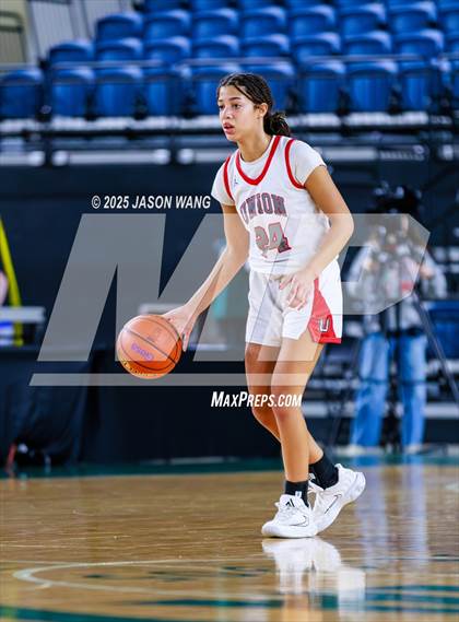 Thumbnail 2 in Union vs. Glacier Peak (WIAA 4A Round of 12) photogallery.