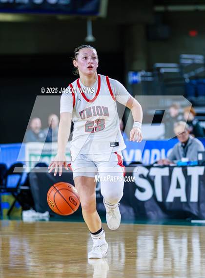 Thumbnail 2 in Union vs. Glacier Peak (WIAA 4A Round of 12) photogallery.