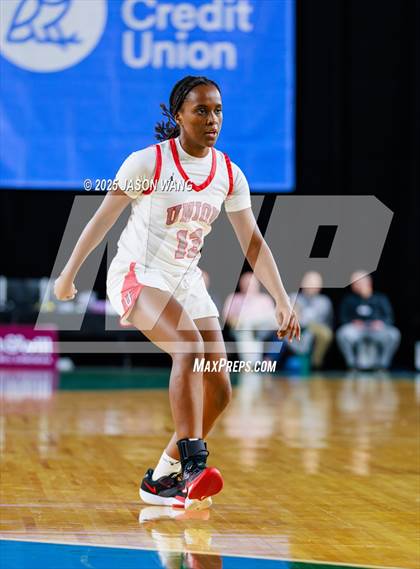 Thumbnail 2 in Union vs. Glacier Peak (WIAA 4A Round of 12) photogallery.