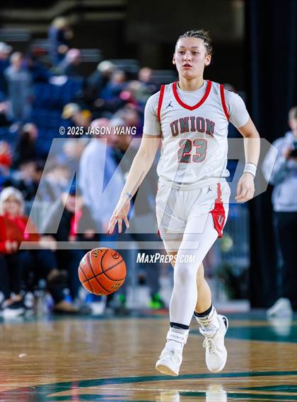 Thumbnail 2 in Union vs. Glacier Peak (WIAA 4A Round of 12) photogallery.