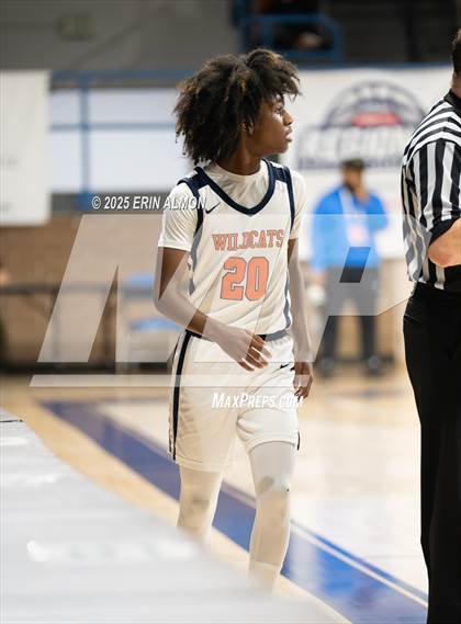 Thumbnail 2 in Fultondale vs. Brooks (AHSAA 4A Regional First Round) photogallery.