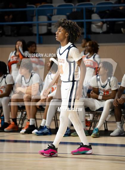 Thumbnail 3 in Fultondale vs. Brooks (AHSAA 4A Regional First Round) photogallery.