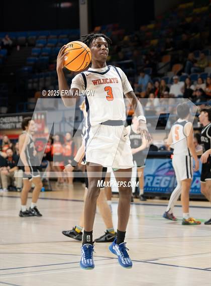 Thumbnail 1 in Fultondale vs. Brooks (AHSAA 4A Regional First Round) photogallery.