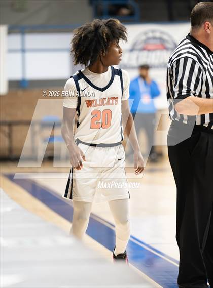 Thumbnail 1 in Fultondale vs. Brooks (AHSAA 4A Regional First Round) photogallery.