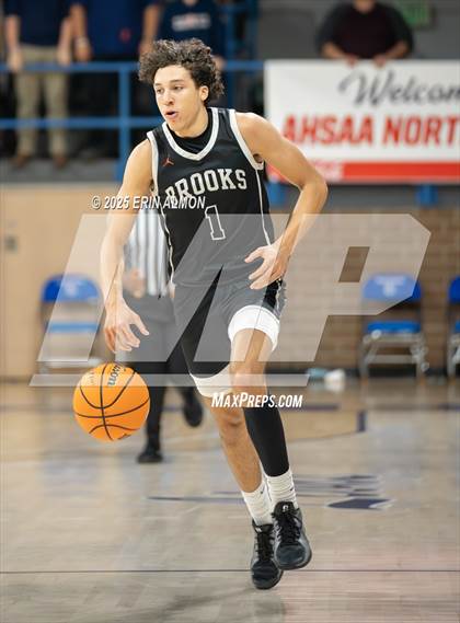 Thumbnail 3 in Fultondale vs. Brooks (AHSAA 4A Regional First Round) photogallery.