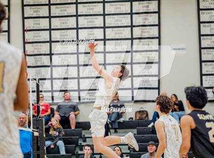 Thumbnail 2 in Mater Dei @ Servite photogallery.