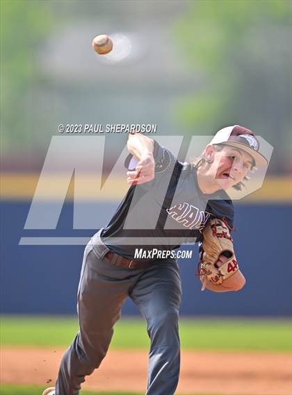 Thumbnail 2 in Mountain Vista vs. Horizon (CHSAA 5A Region 4 - 1st Round) photogallery.