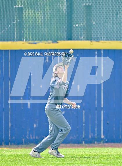 Thumbnail 2 in Mountain Vista vs. Horizon (CHSAA 5A Region 4 - 1st Round) photogallery.