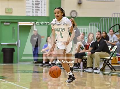Thumbnail 1 in Union City @ Yorktown (Scrimmage)  photogallery.