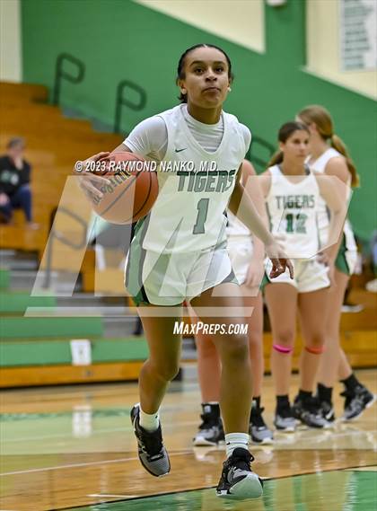 Thumbnail 2 in Union City @ Yorktown (Scrimmage)  photogallery.