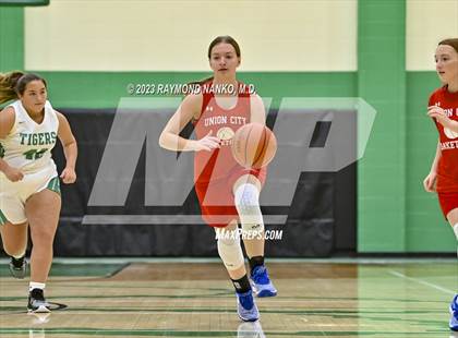 Thumbnail 2 in Union City @ Yorktown (Scrimmage)  photogallery.