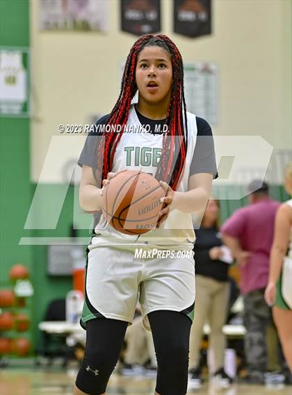 Thumbnail 1 in Union City @ Yorktown (Scrimmage)  photogallery.