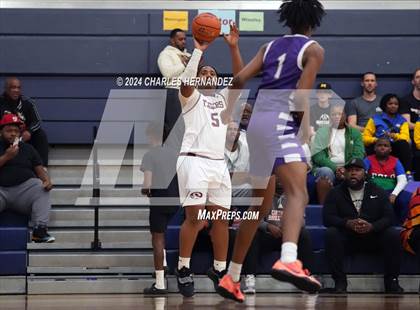 Thumbnail 3 in Silsbee vs. Wheatley (UIL 4A Region III Semifinal) photogallery.