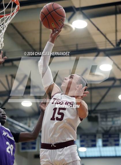 Thumbnail 1 in Silsbee vs. Wheatley (UIL 4A Region III Semifinal) photogallery.