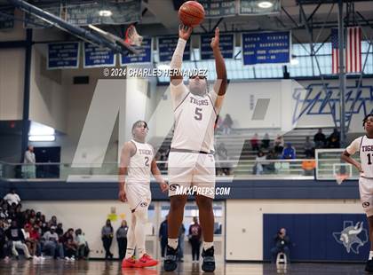Thumbnail 1 in Silsbee vs. Wheatley (UIL 4A Region III Semifinal) photogallery.