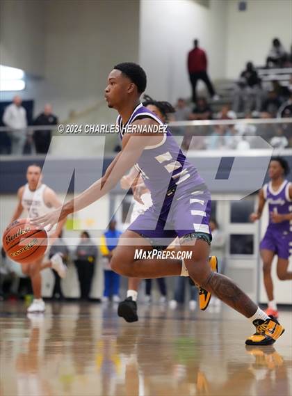 Thumbnail 1 in Silsbee vs. Wheatley (UIL 4A Region III Semifinal) photogallery.