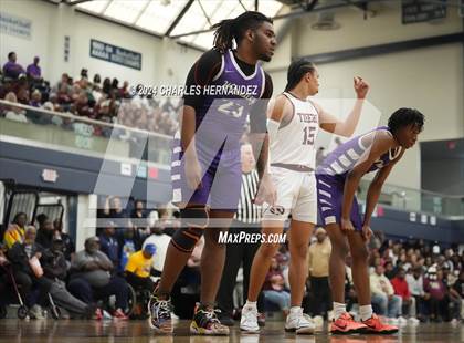 Thumbnail 1 in Silsbee vs. Wheatley (UIL 4A Region III Semifinal) photogallery.