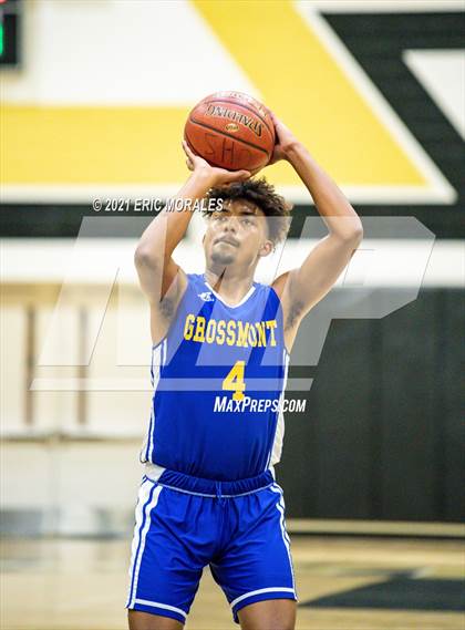 Thumbnail 1 in Grossmont @ Olympian photogallery.