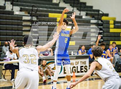 Thumbnail 2 in Grossmont @ Olympian photogallery.