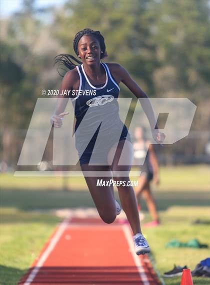 Thumbnail 1 in The Woodlands Track Meet photogallery.