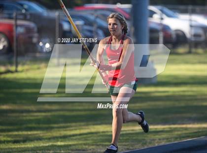 Thumbnail 1 in The Woodlands Track Meet photogallery.