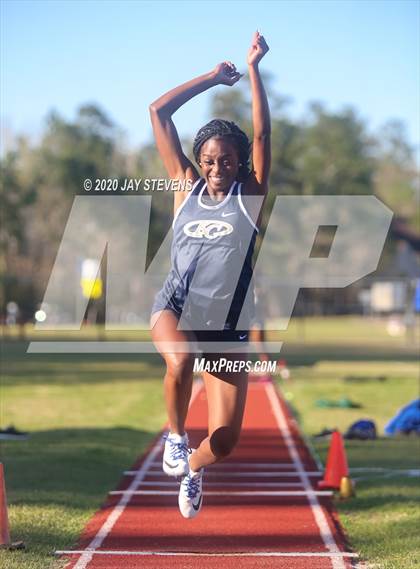 Thumbnail 2 in The Woodlands Track Meet photogallery.