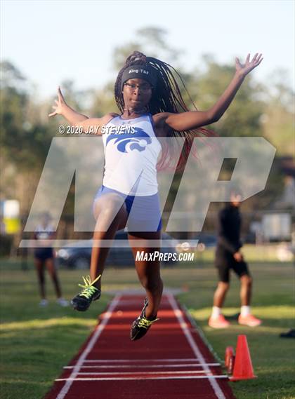 Thumbnail 2 in The Woodlands Track Meet photogallery.