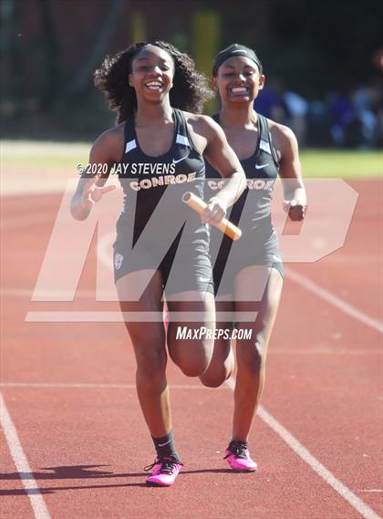 Thumbnail 1 in The Woodlands Track Meet photogallery.