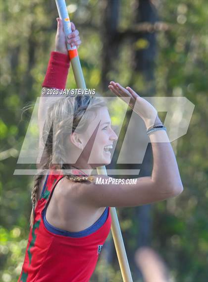 Thumbnail 2 in The Woodlands Track Meet photogallery.