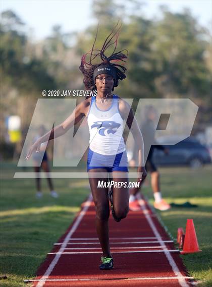 Thumbnail 3 in The Woodlands Track Meet photogallery.